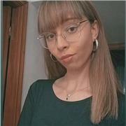 Profesora titulada en Biotecnología y con título de técnico de las enseñanzas profesionales de Música en la especialidad de piano